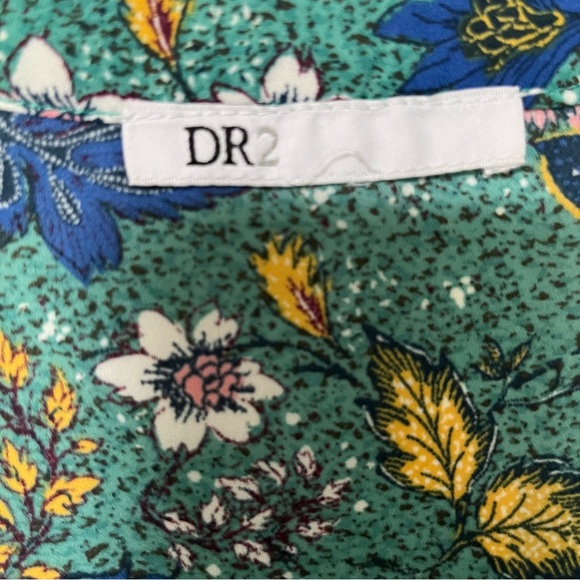 DR2 Teal blue Floral cap sleeve v-neck Blouse - Picture 2 of 2